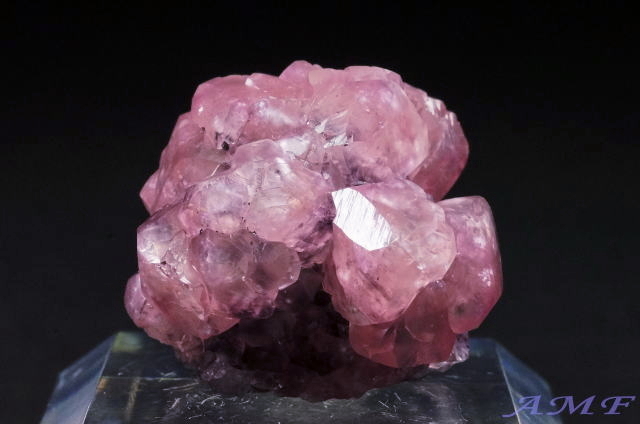 ツメブ鉱山産ピンクスミソナイトの希少で綺麗な標本