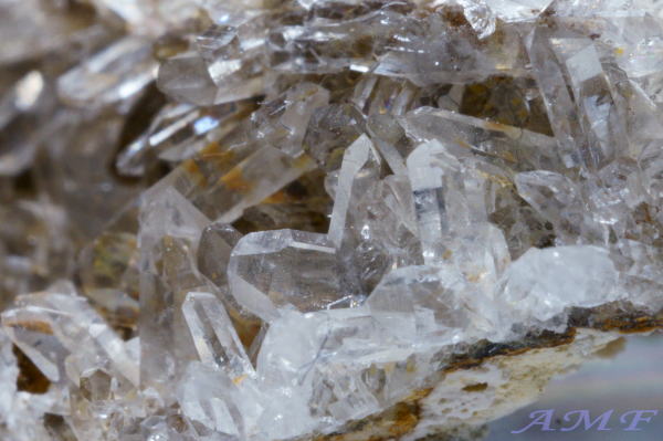 引田鉱山産水晶 (日本式双晶)17