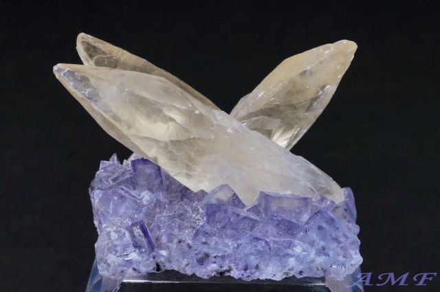 イリノイ州・アナベルリー鉱山産カルサイトの綺麗な標本