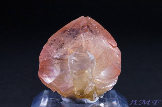 パキスタン産水晶付きピンクフローライトの綺麗な標本