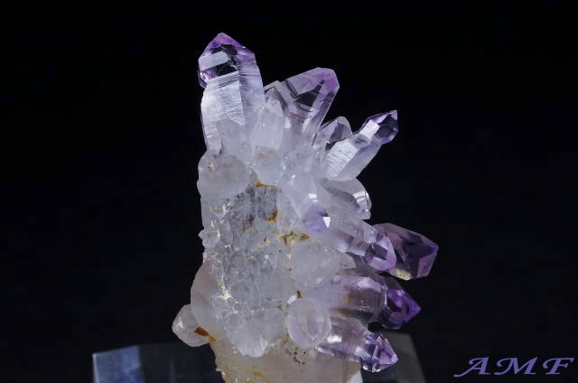 山梨県水晶峠産紫水晶の美しい標本