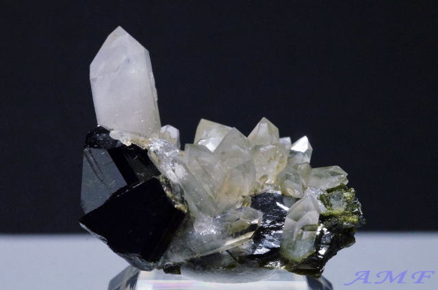 アラスカ州産水晶/緑簾石の綺麗な標本