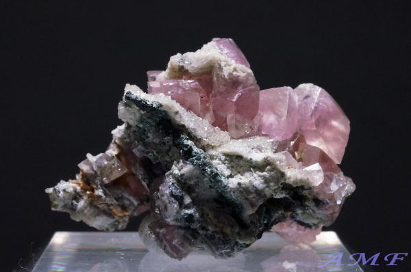 ツメブ鉱山産ピンクスミソナイトの綺麗な標本24