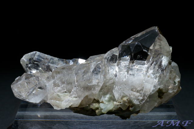 イタリア産エピドート付き水晶の綺麗な標本51