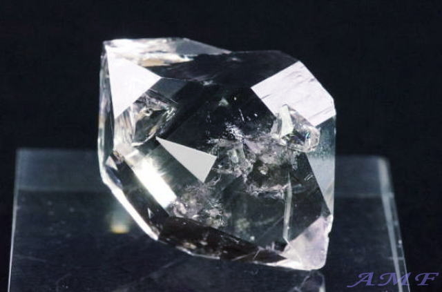綺麗なニューヨーク州産水入りハーキマーダイヤモンド
