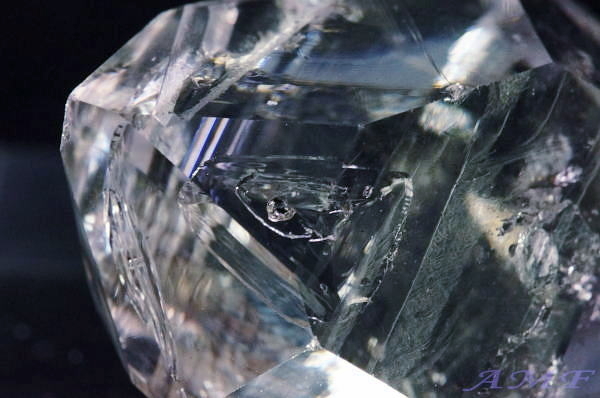 綺麗なニューヨーク州産水入りハーキマーダイヤモンド