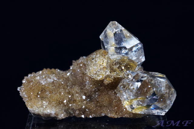 ニューヨーク州産ハーキマーダイヤモンドの綺麗な標本