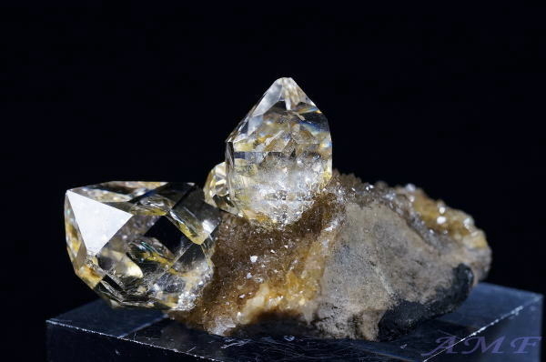 ニューヨーク州産ハーキマーダイヤモンドの綺麗な標本