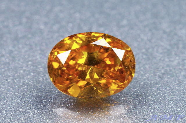 ビビッドカラーナチュラルダイヤモンドの美しいルース